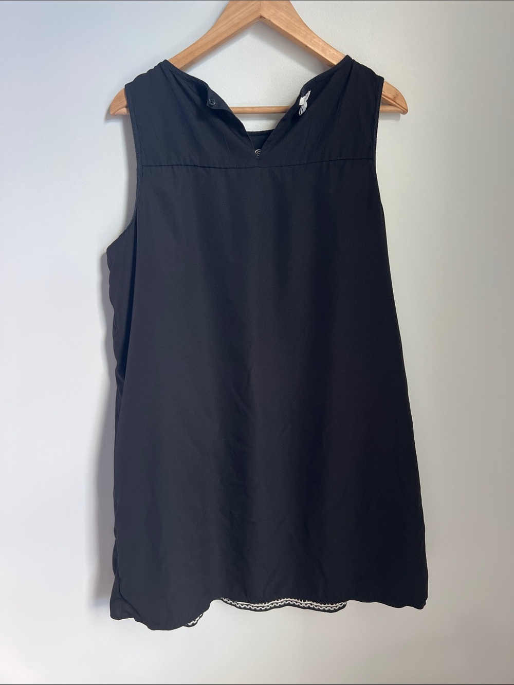 J. Crew | Black Sleeveless Dress with White Floral Embroidery Size L - Picture 15 of 17